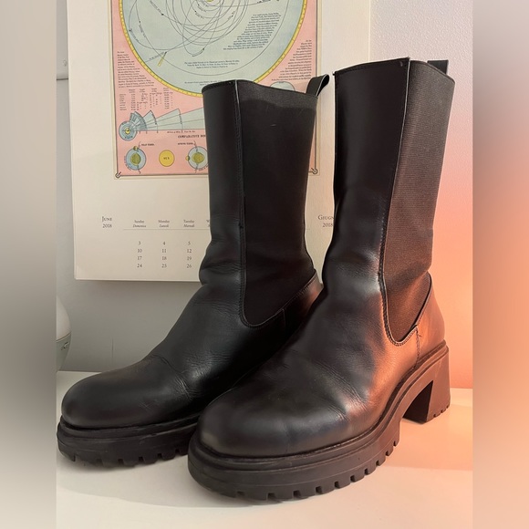 Steve Madden “Hesitant” calf height Chelsea boot - Picture 7 of 8